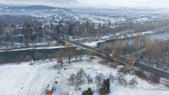 DJI_20260210090201_0246_D_11zon most na rzece Poprad stary sącz