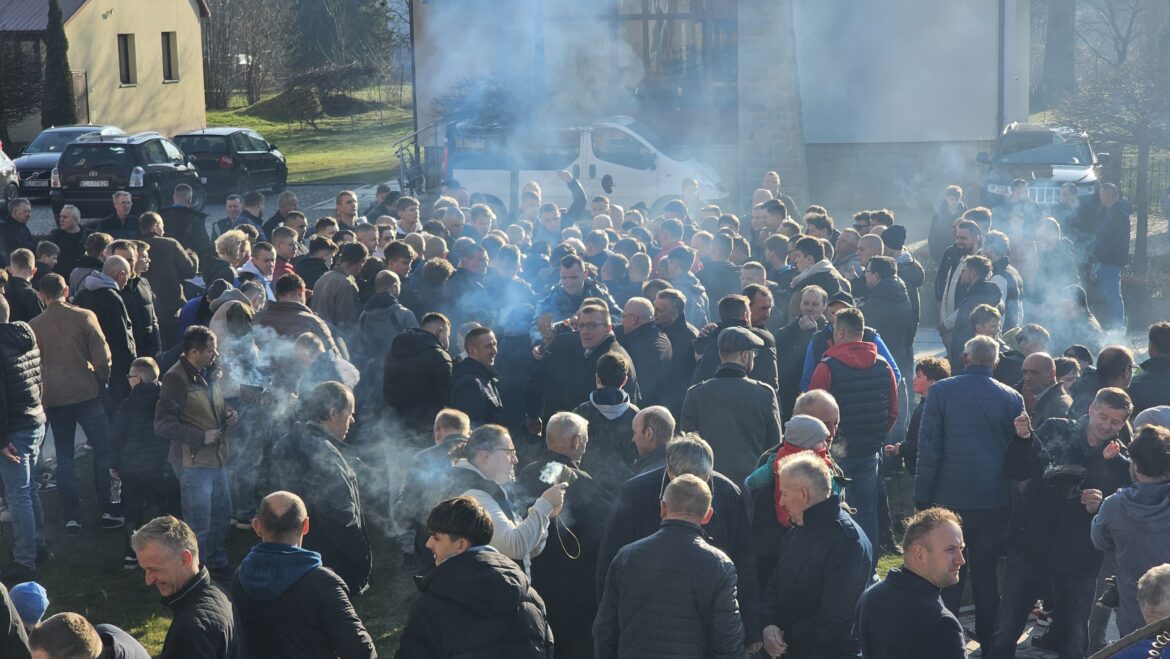 Poswiecenie ognia w wielka sobote Parafia Mecina